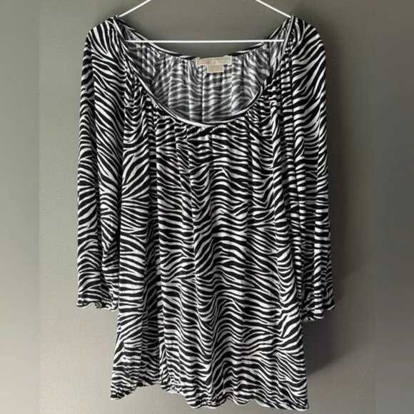 Michael Kors size 1X Zebra Print Women's Top, scoop neck, banded cuffs and hem - Picture 7 of 7